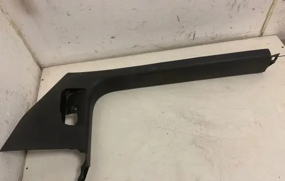 Volkswagen Touran I Front sill trim cover