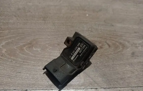 Volvo V70 Air pressure sensor 0261230090 8677288