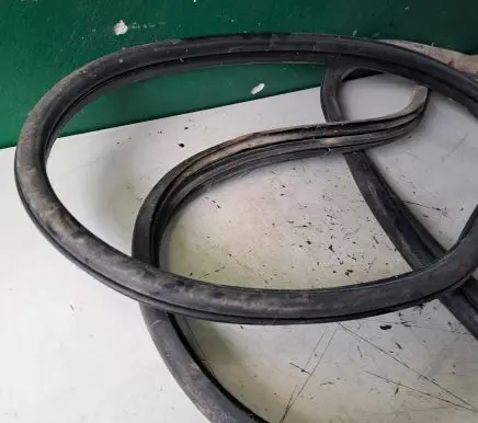 Nissan Primastar Front door rubber seal
