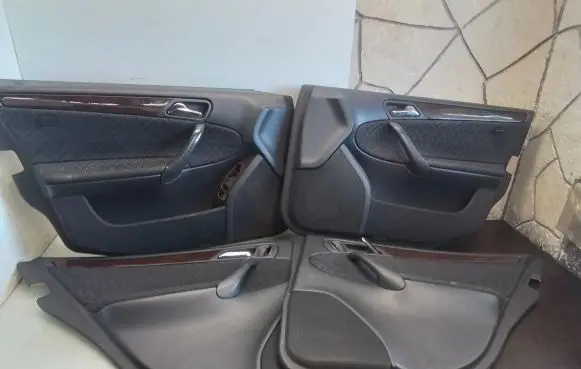 Mercedes-Benz C W203 Front door card panel trim