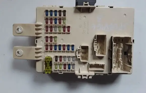 KIA Sportage Fuse module 919503W043