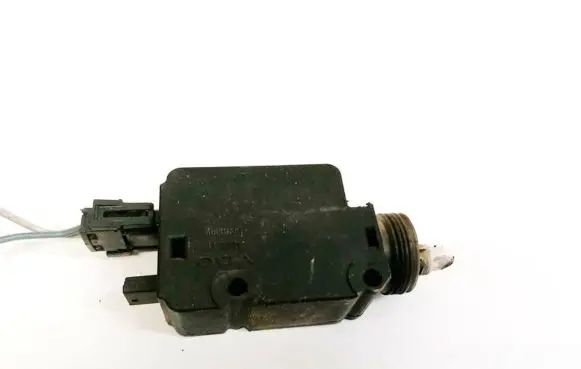 BMW 3 E36 Central locking motor 8361140 67118361140