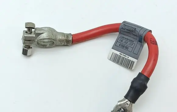 Mercedes-Benz S W221 Positive cable (battery) A2215403110