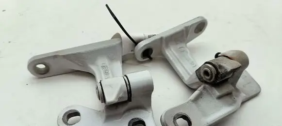 Mercedes-Benz Sprinter W907 W910 Front door hinge set A046575