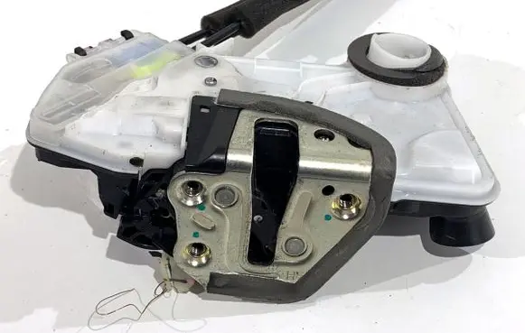 Toyota C-HR I Front door lock