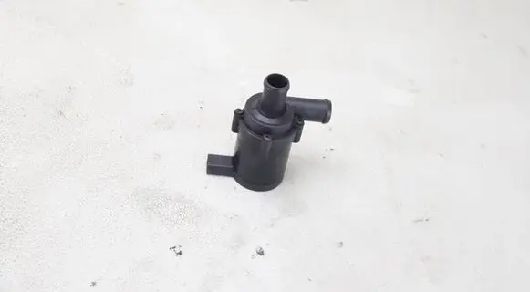 Volkswagen PASSAT B7 Electric auxiliary coolant/water pump 702074420 1K0965561F 302509T170