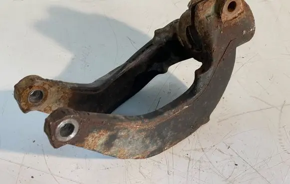 BMW X6 E71 Lower shock absorber bracket 6775085