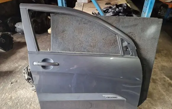 Suzuki Celerio Front door