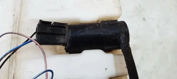 Mazda 323 F Windscreen/windshield washer pump