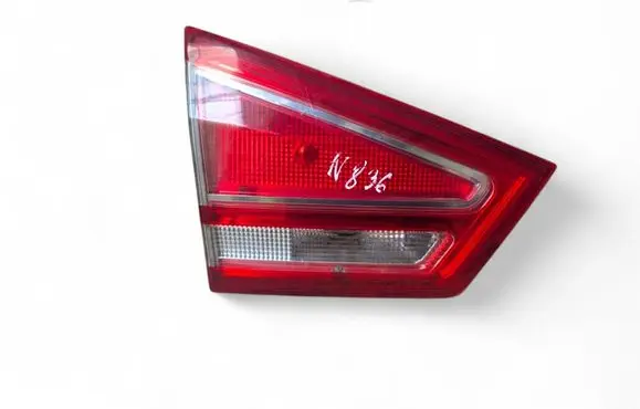 Tailgate rear/tail lights