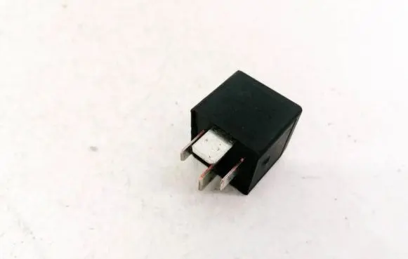 BMW 5 E60 E61 Other relay 61366901469 v23136-j6-x48