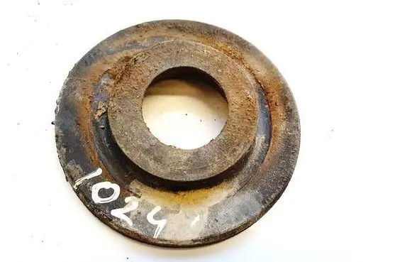 Skoda Octavia Mk2 (1Z) Front coil spring rubber mount 