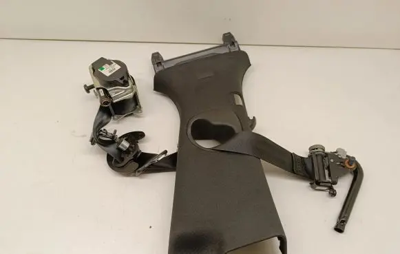 Land Rover Discovery 5 Front seatbelt 635354900B 643068600A 622736100C