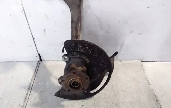 Volkswagen Phaeton Front wheel hub spindle knuckle