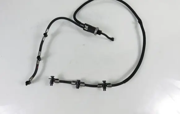 Audi A5 8T 8F Fuel injector supply line/pipe 