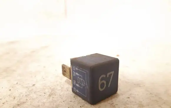 Volkswagen Golf III Other relay 857951253 899663