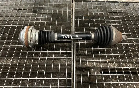 Seat Leon (5F) Front driveshaft 5Q0407271BT 5Q0407271