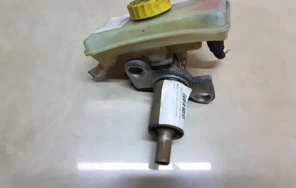 Ford Galaxy Brake fluid reservoir 