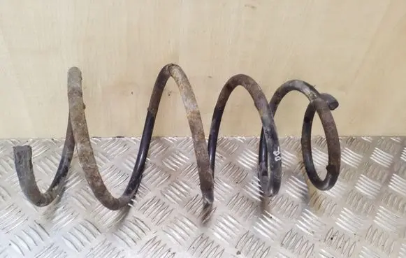 Toyota Avensis T270 Front coil spring