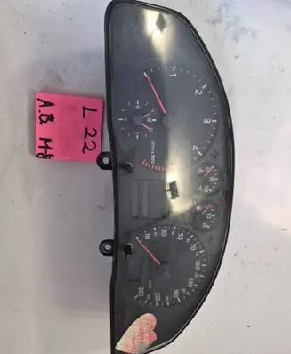 Audi A4 S4 B5 8D Speedometer (instrument cluster) 8D0919861A 110008884001