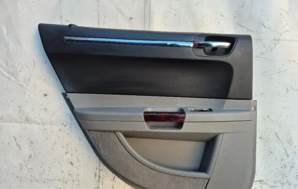 Chrysler 300 - 300C Rear door card panel trim 0UU071DBAG OUU071DBAG