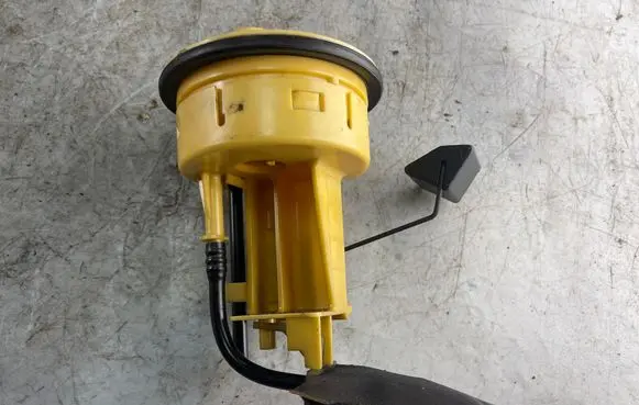 Toyota Corolla Verso AR10 Fuel level sensor 770100f010