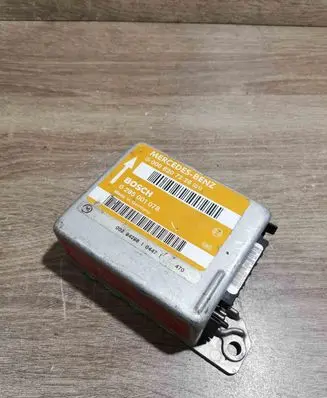 Mercedes-Benz E W124 Airbag control unit/module 0008207226 0285001078