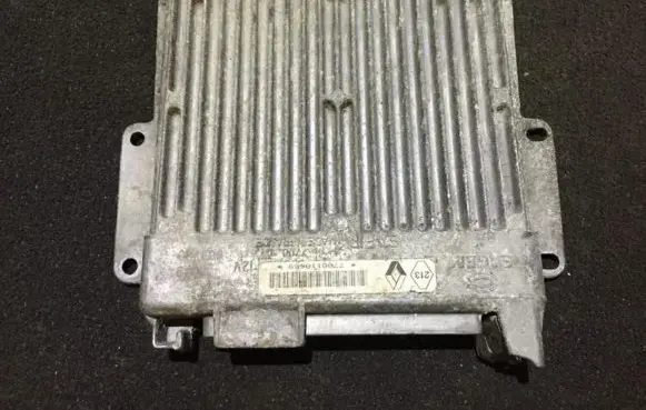 Renault Scenic I Engine control unit/module 7700110688