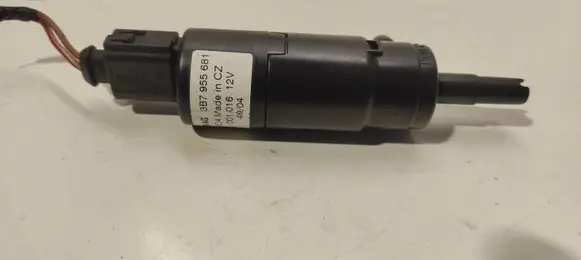 Seat Toledo III (5P) Headlight washer pump 3B7955681