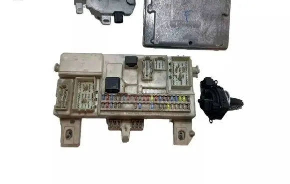 Volvo V50 Fuse module 8690720 519096127 00183214