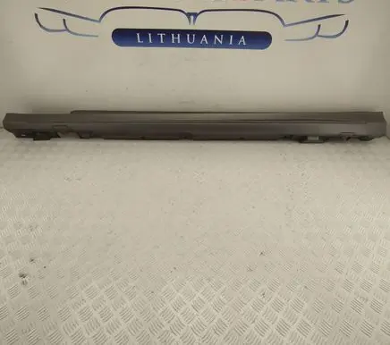 Mercedes-Benz C W205 Sill