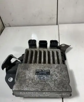 Toyota Avensis T250 Fuel injection control unit/module 8987120070