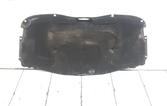 Engine bonnet/hood sound/heat insulation