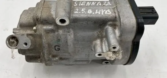 Toyota Sienna XL40 IV Air conditioning (A/C) compressor (pump) 0424000724
