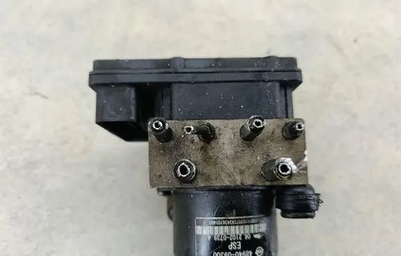 SsangYong Kyron ABS Pump 4894009300