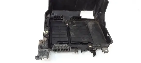 Renault Megane II Battery tray 8200467409