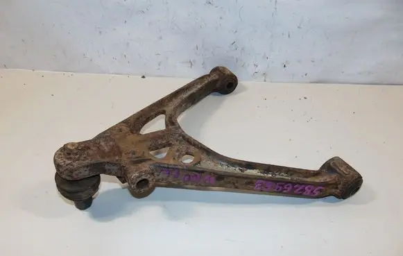 Mercedes-Benz 100 W631 Front lower control arm/wishbone A6313330502 A6313330702 A6313330902