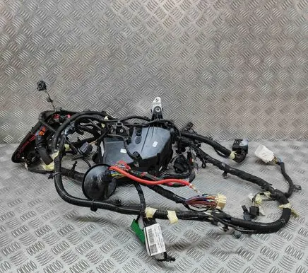 Volvo XC40 Engine installation wiring loom 32301527 32359479