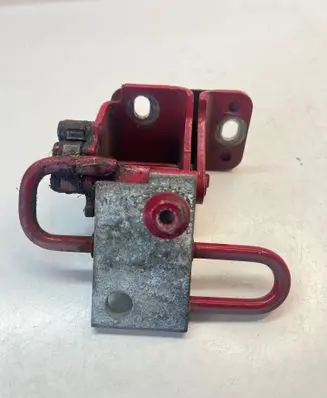 Volkswagen Caddy Front door lower hinge 1T0831411C