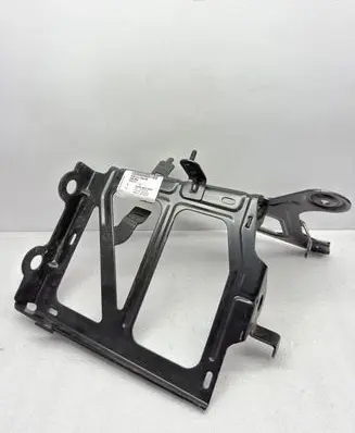 Audi A3 S3 8V Radiator mount bracket 5Q0121093BF LS151605 20170721