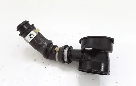 Ford Focus Turbo air intake inlet pipe/hose AV616C784AF