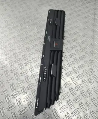 Volkswagen Touran III Dash center air vent grill 5TB819110