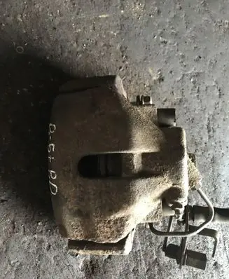 Volkswagen PASSAT B5.5 Front brake caliper