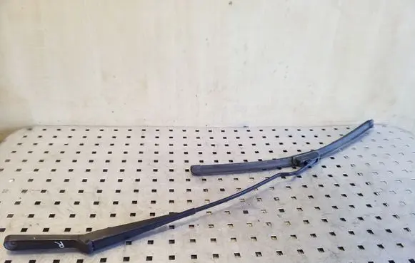Volkswagen Transporter - Caravelle T4 Front wiper blade arm 701955410A