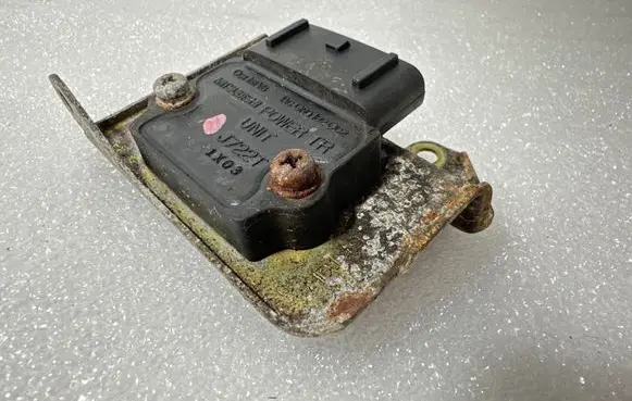 Mitsubishi Eclipse (D21A/D22A/D27A) Ignition amplifier control unit J722T UNNR 1X03