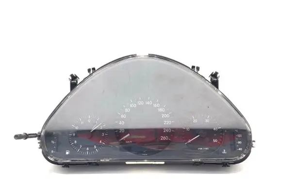 Speedometer (instrument cluster)