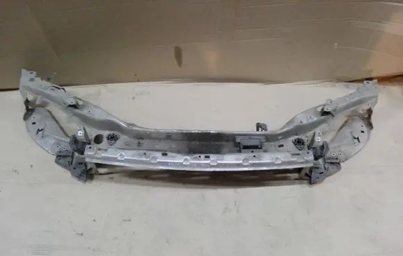 Volvo V50 Radiator support slam panel