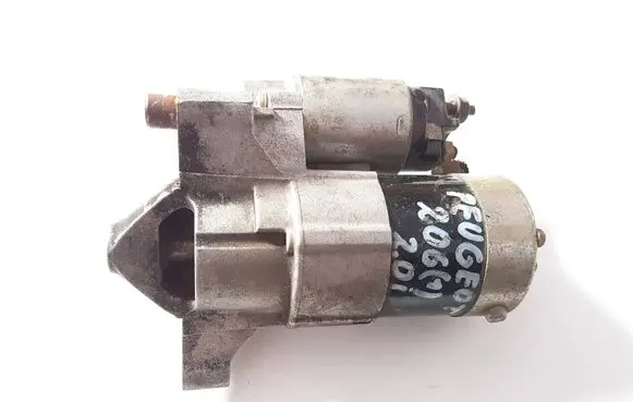 Peugeot 206 Starter motor M000T82081