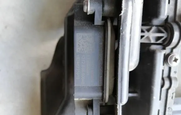 Volvo XC90 Radiator active air flap actuator 18248231015 131288800040