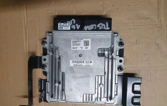 Hyundai Tucson TL Engine control unit/module ECU 39101-2U013